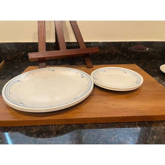 Corelle Country Violet Plates - Picture 4 of 5